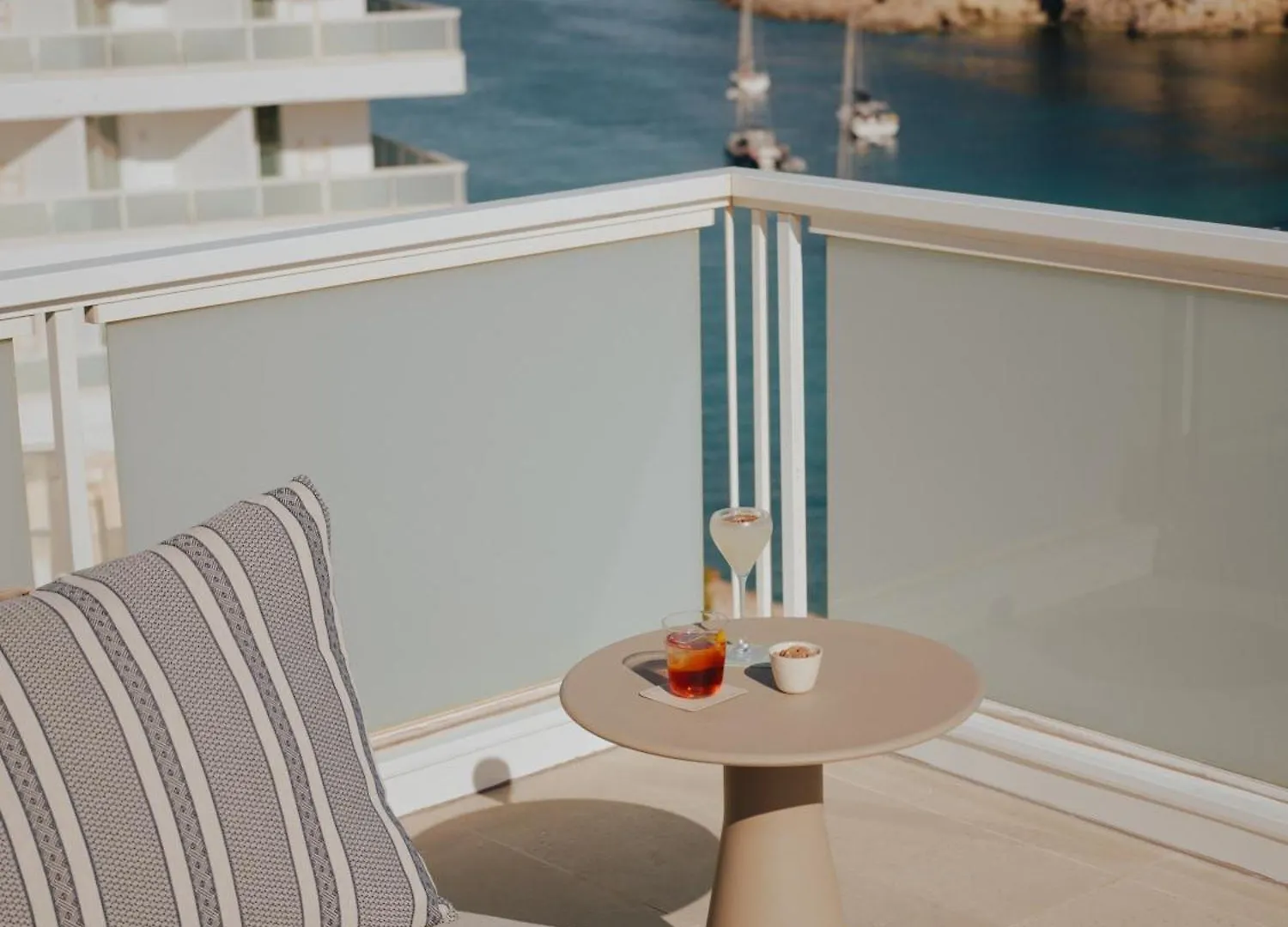 فندق Hyde Ibiza كالا يونغا 4*,  إسبانيا