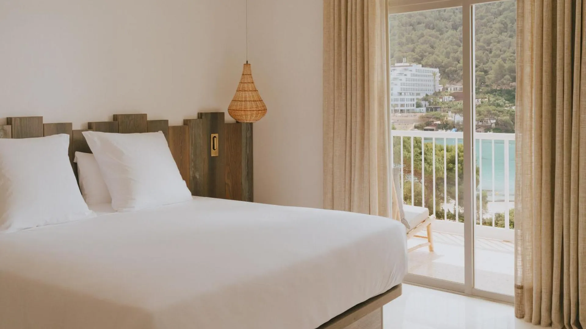 Hyde Ibiza Hotel Cala Llonga  4*, Cala Llonga (Ibiza)