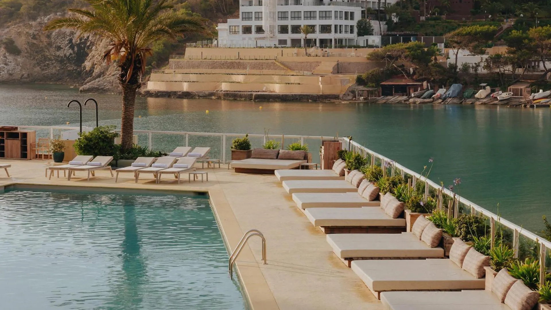 Hyde Ibiza Hotel Cala Llonga   Cala Llonga (Ibiza)